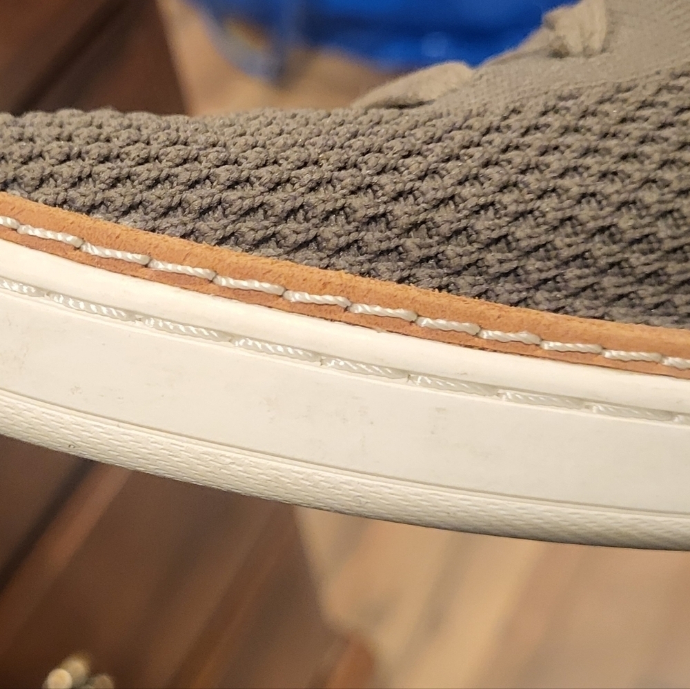 UGG Women's Sidney Sneaker USA OLIVE GREEN Knit Mesh Size 7.5 - Picture 8 of 10
